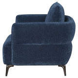 Sillón moderno tapizado en chenilla con brazos en azul