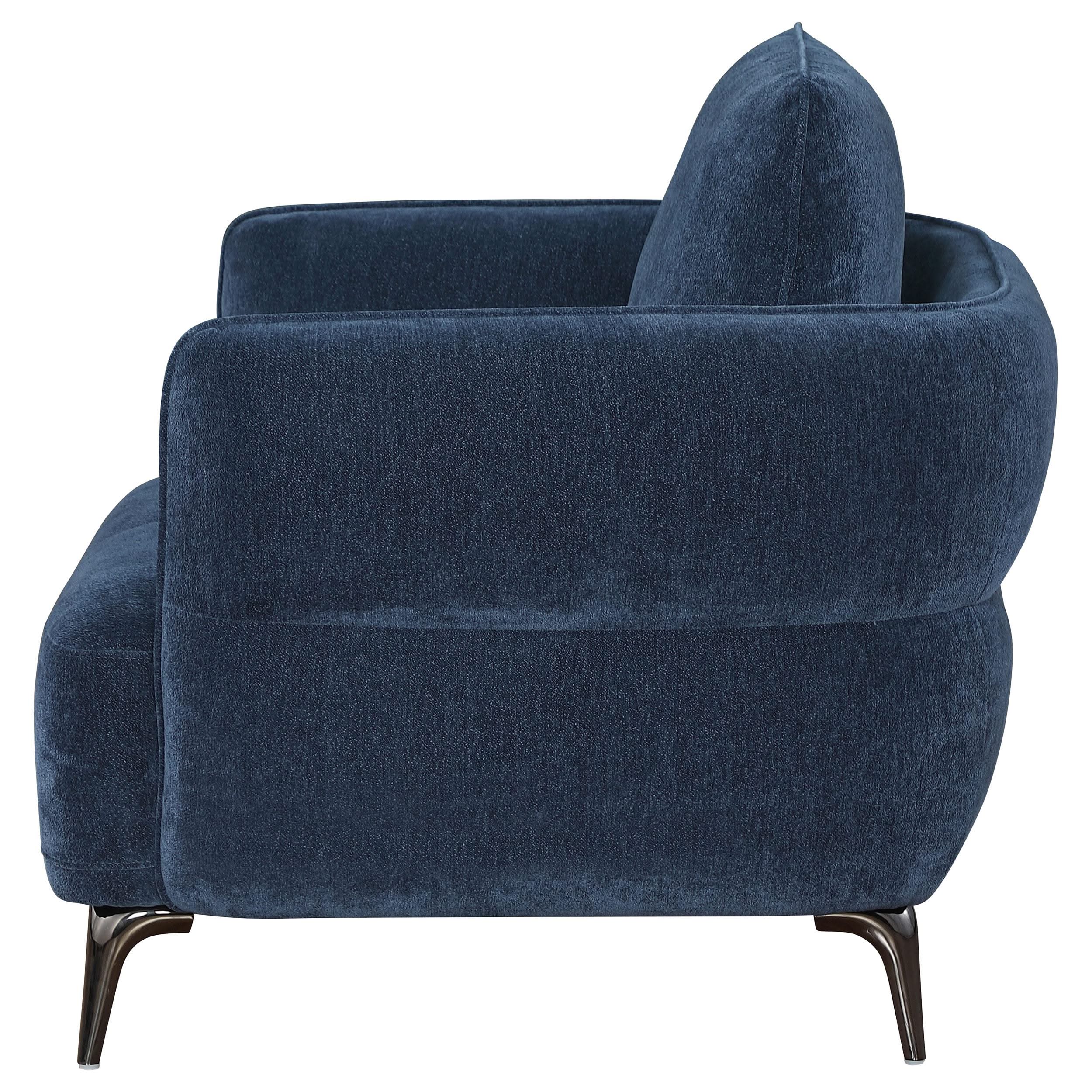 Sillón moderno tapizado en chenilla con brazos en azul