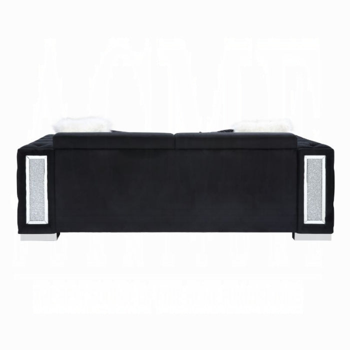 Trislar Sofa W/4 Pillows (Same Lv01397)