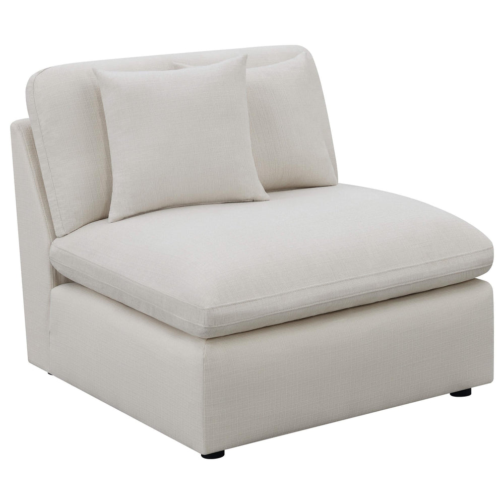 Silla Hobson tapizada sin brazos color marfil