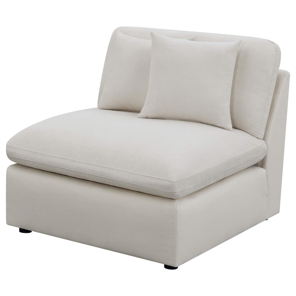 Silla Hobson tapizada sin brazos color marfil