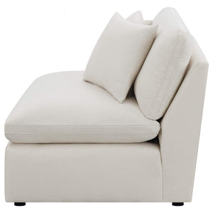Silla Hobson tapizada sin brazos color marfil