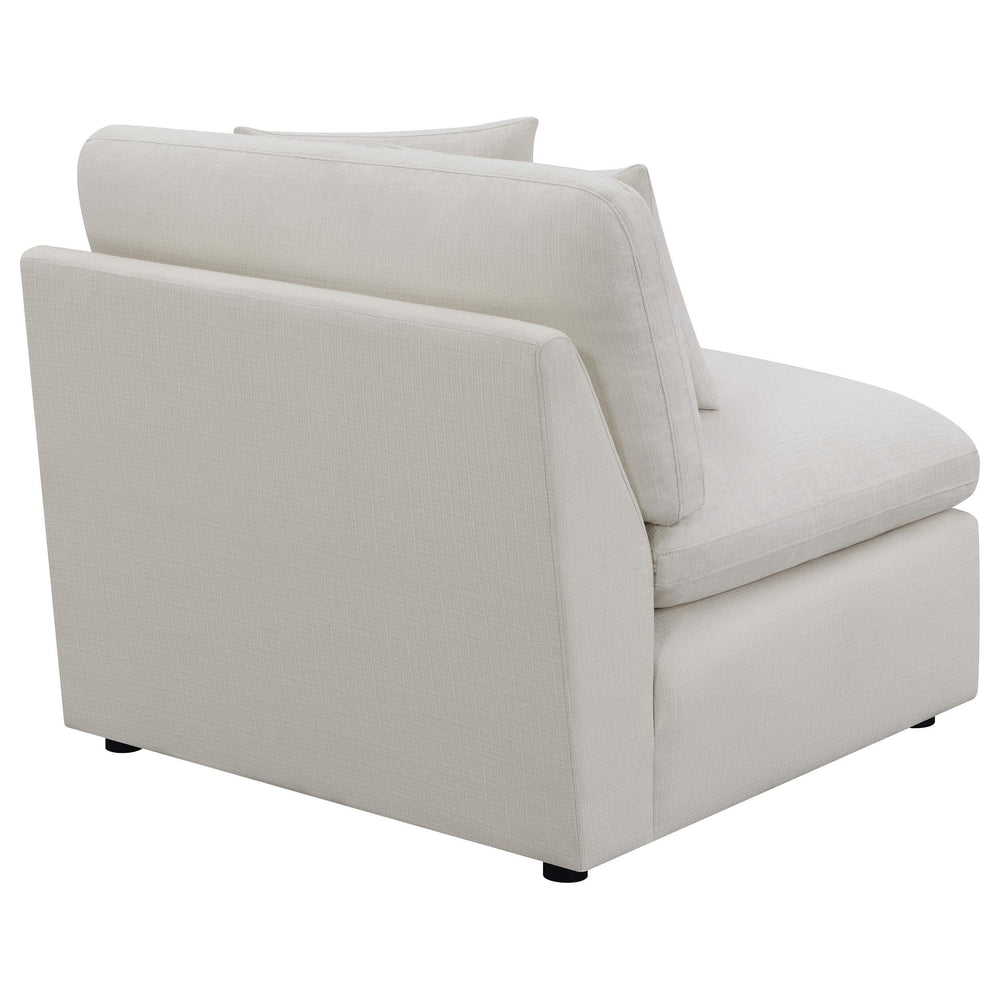 Silla Hobson tapizada sin brazos color marfil