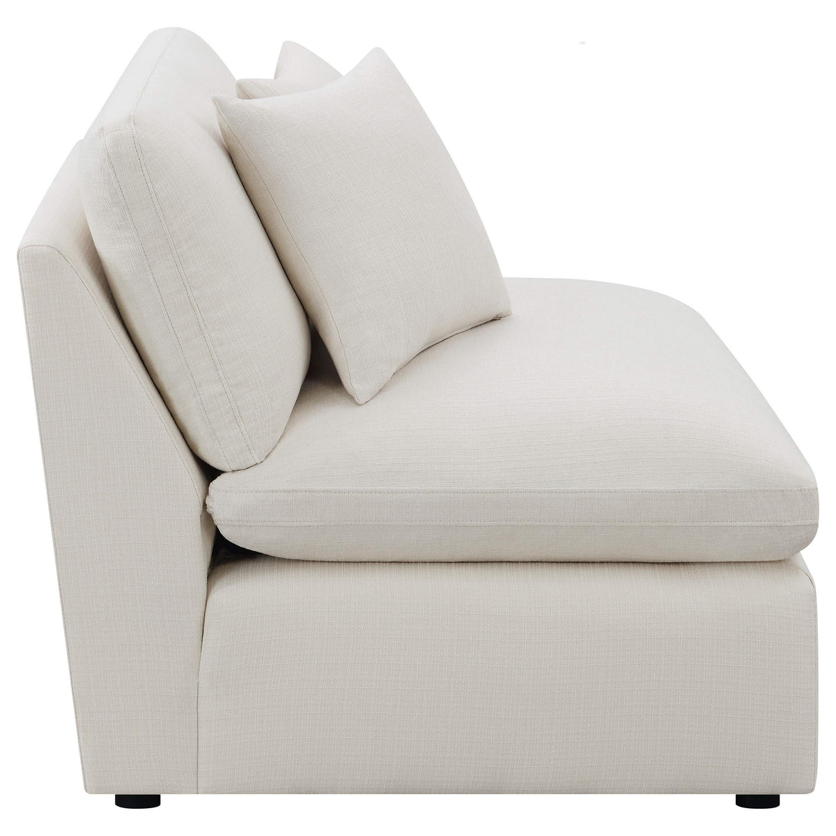 Silla Hobson tapizada sin brazos color marfil