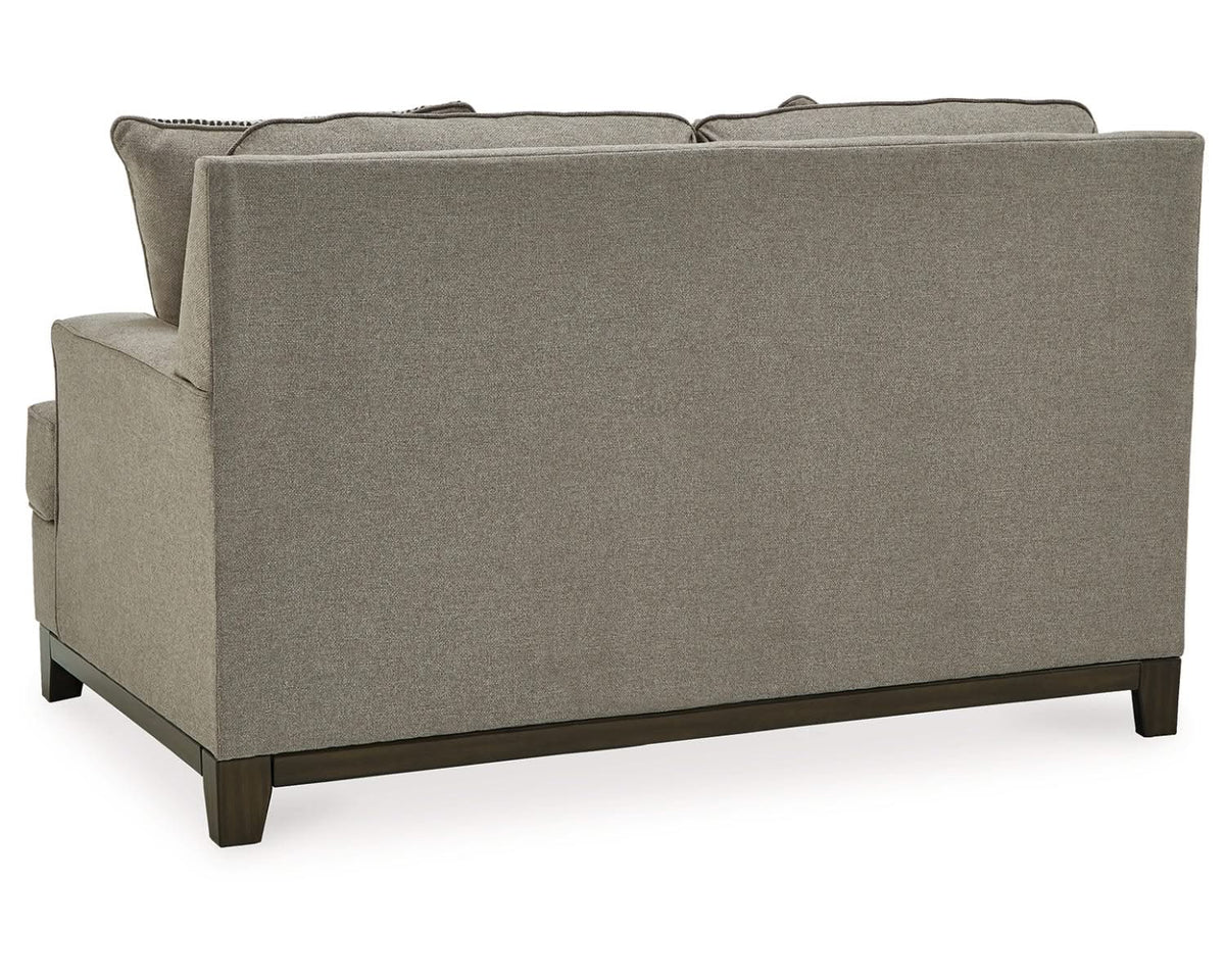 Sofá, loveseat, silla y otomana Kaywood