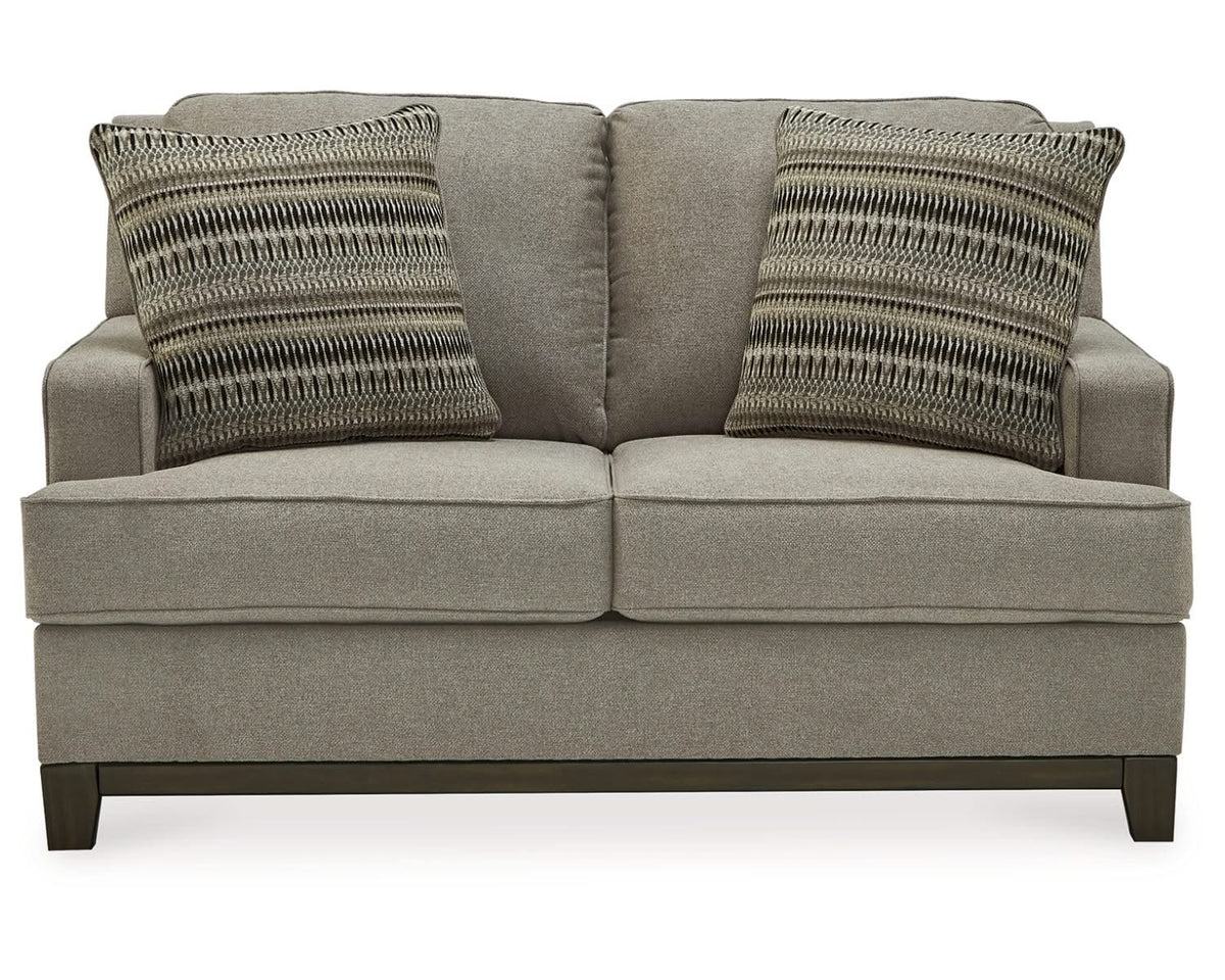Sofá, loveseat, silla y otomana Kaywood