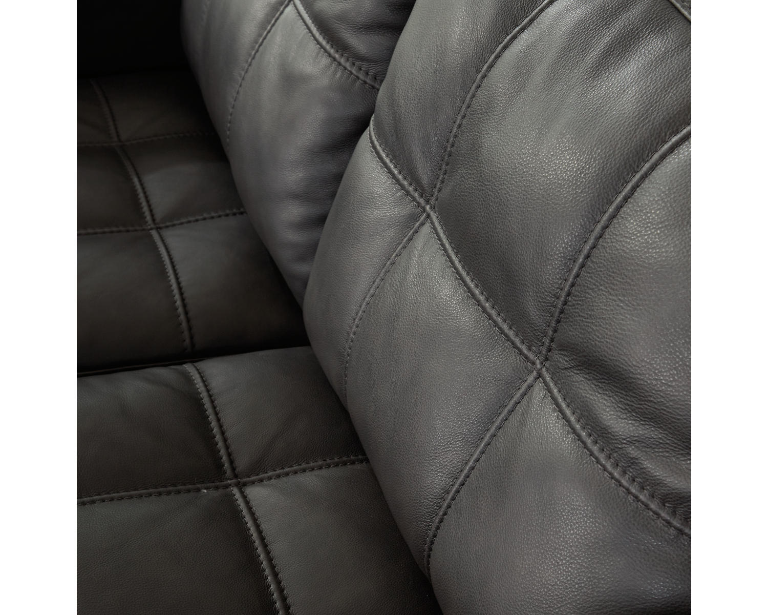 Luigi Loveseat