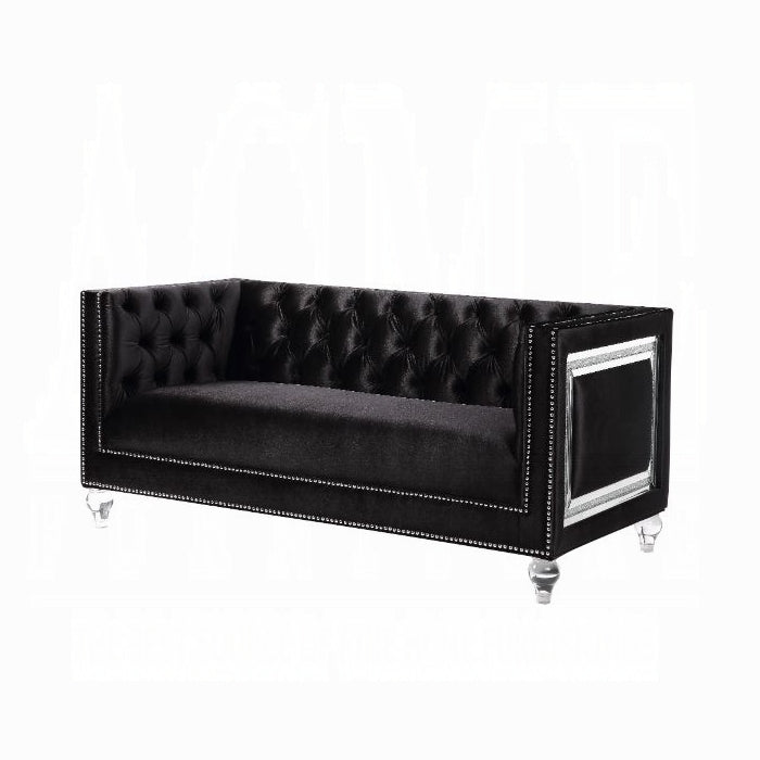 Heibero Loveseat W/2 Pillows (Same Lv01404)