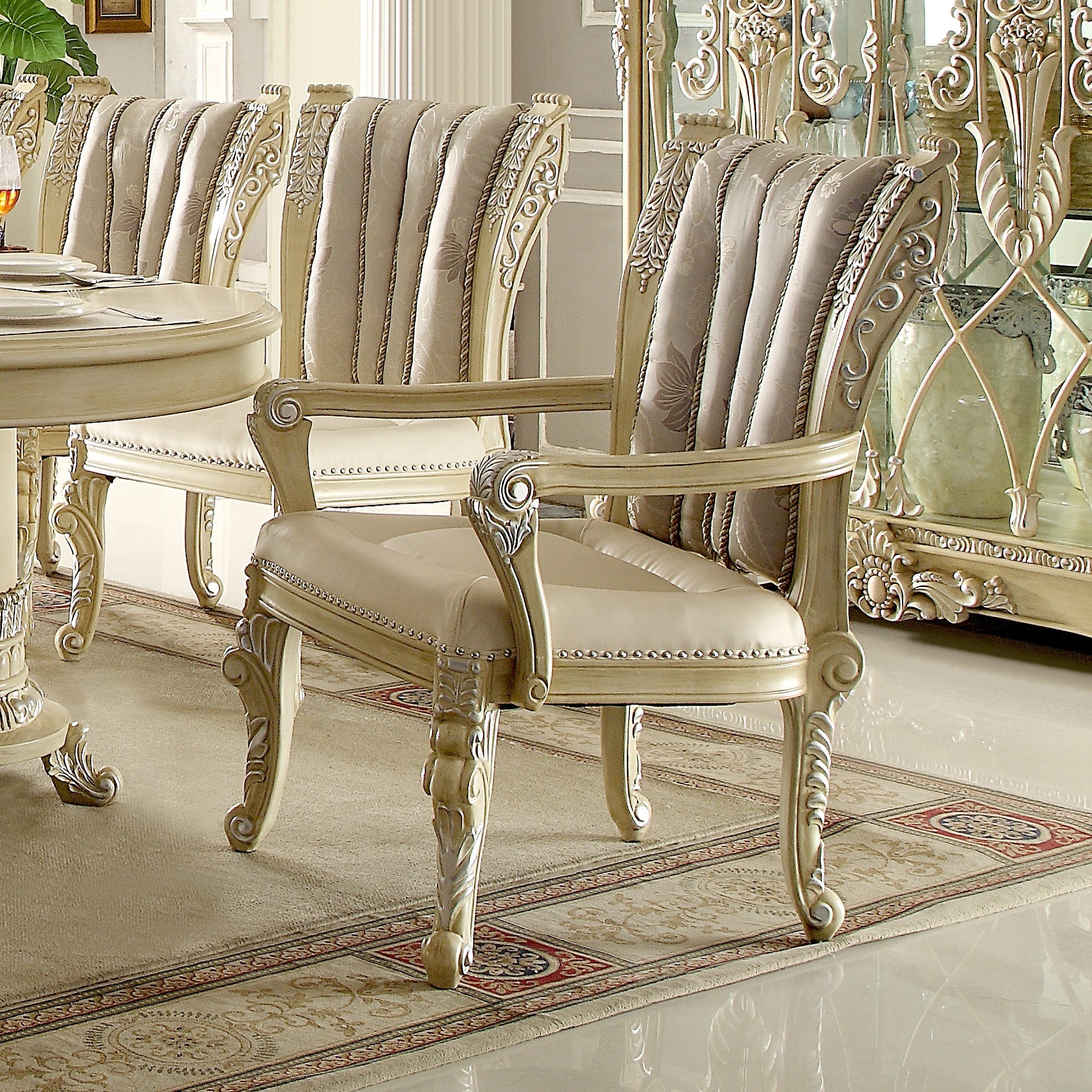 HD-5800 - ARM CHAIR ANTIQUE WHITE