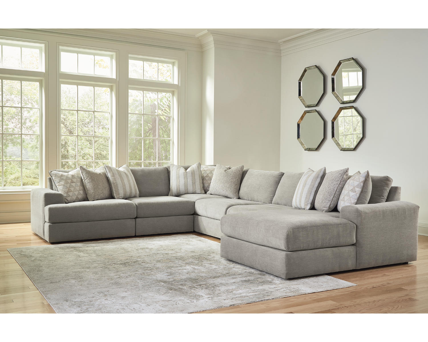 Avaliyah 6-Piece Sectional with Chaise