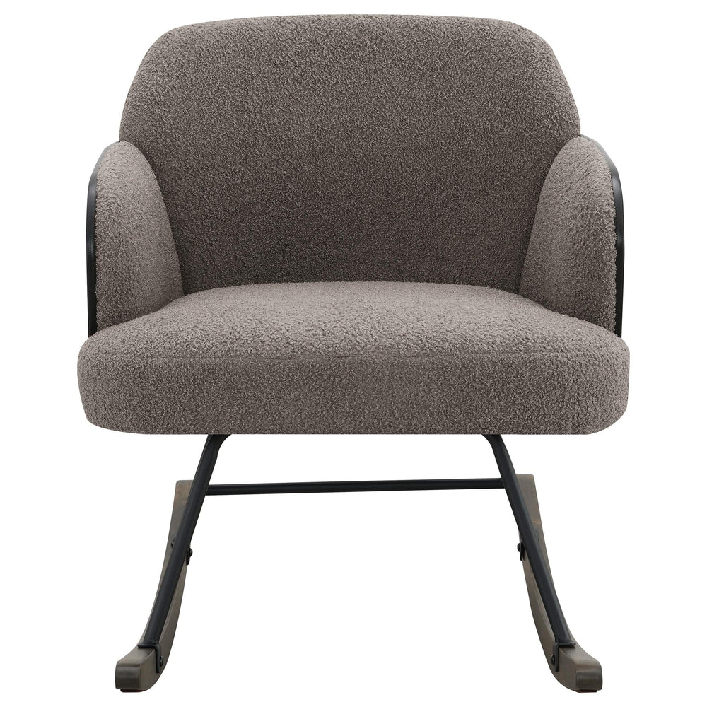 Mecedora Paige Boucle tapizada con respaldo medio en color topo