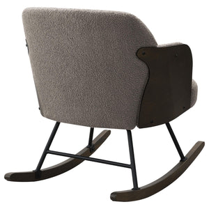 Mecedora Paige Boucle tapizada con respaldo medio en color topo