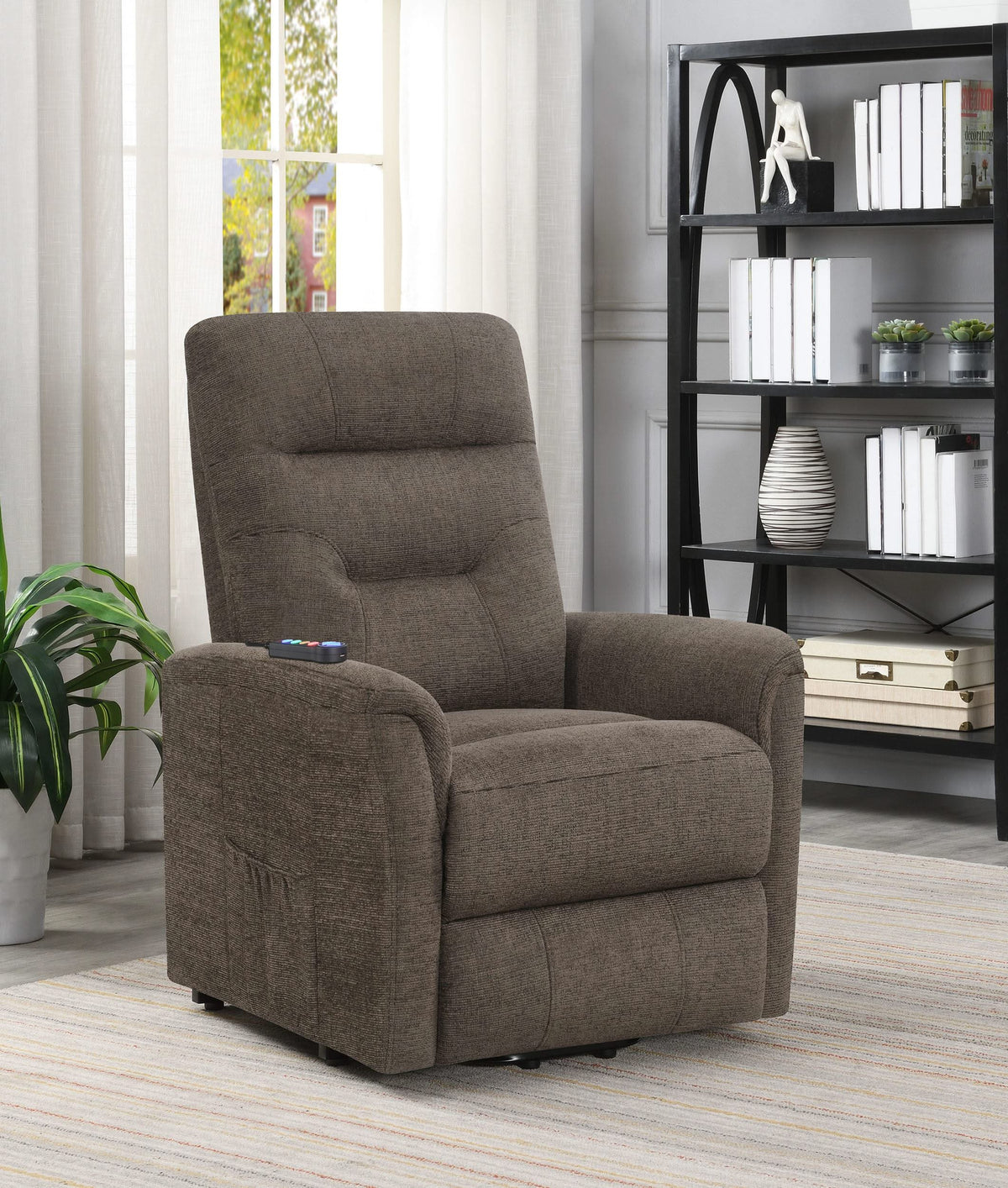Sillón de masaje eléctrico tapizado Henrietta, color marrón