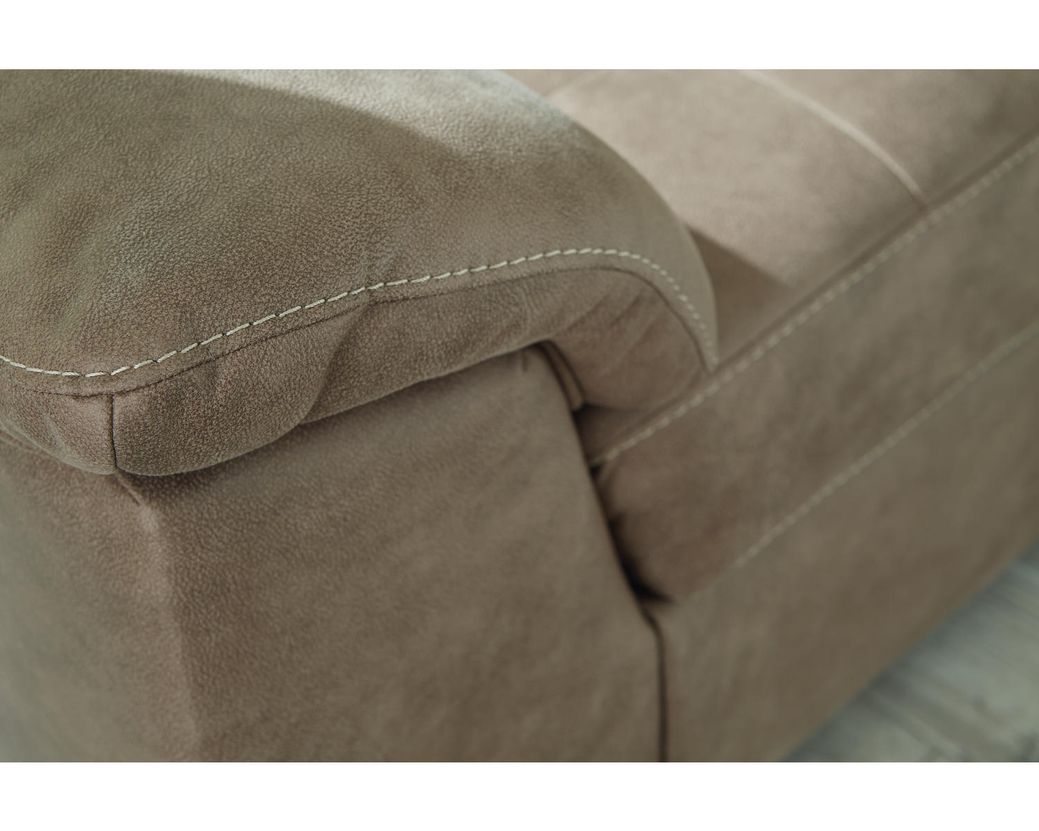 Maderla 2-Piece Sectional with Chaise