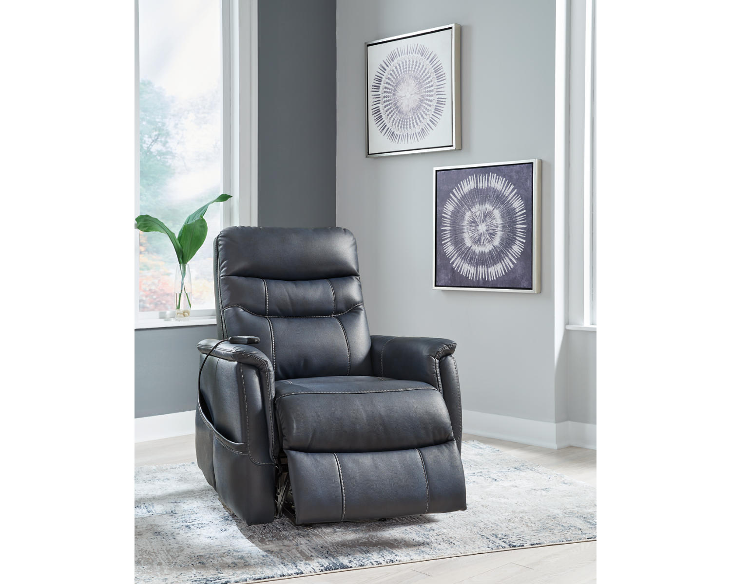 Strawbill Power Lift Recliner