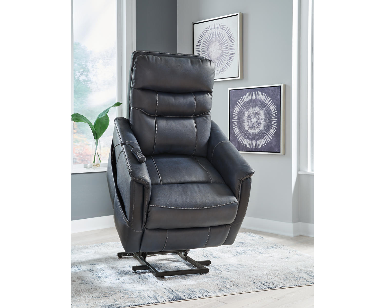 Strawbill Power Lift Recliner