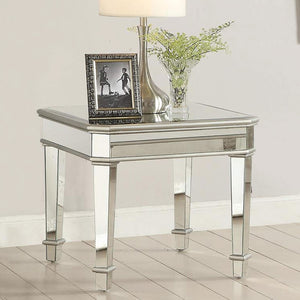 Mesa auxiliar con espejo cuadrado Eisley, color plata
