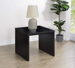 Mesa auxiliar cuadrada de madera de ingeniería Knapp, color negro