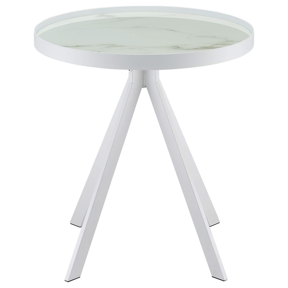 Mesa auxiliar redonda Briggs con tapa de cristal estampado de mármol blanco