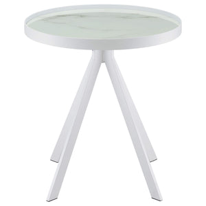 Mesa auxiliar redonda Briggs con tapa de cristal estampado de mármol blanco