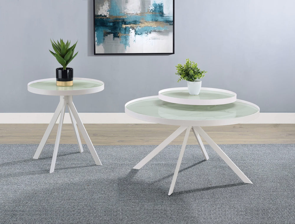 Mesa auxiliar redonda Briggs con tapa de cristal estampado de mármol blanco