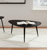 Mesa de centro triangular Odessa de madera maciza negra