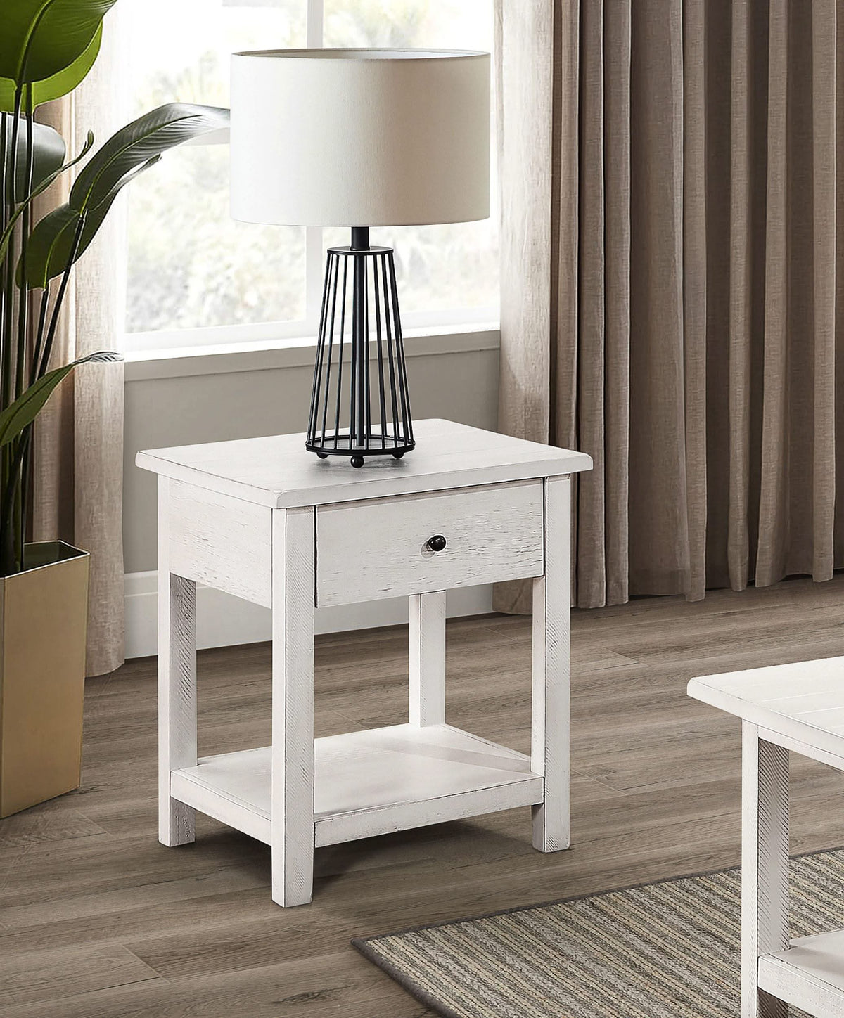 Mesa auxiliar de madera Payne con 1 cajón y estante, color blanco envejecido