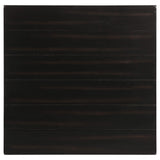 Mesa auxiliar de madera Payne con estante en tono Java envejecido