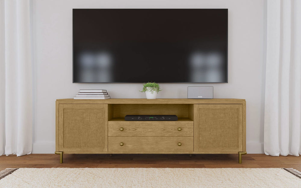 Mueble para TV de dos puertas de caña de ratán Arini, consola multimedia color arena