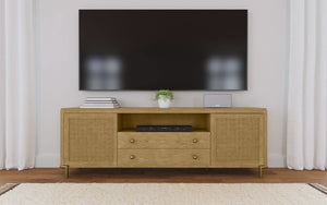 Mueble para TV de dos puertas de caña de ratán Arini, consola multimedia color arena