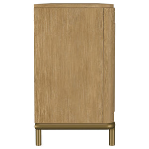 Mueble para TV de dos puertas de caña de ratán Arini, consola multimedia color arena