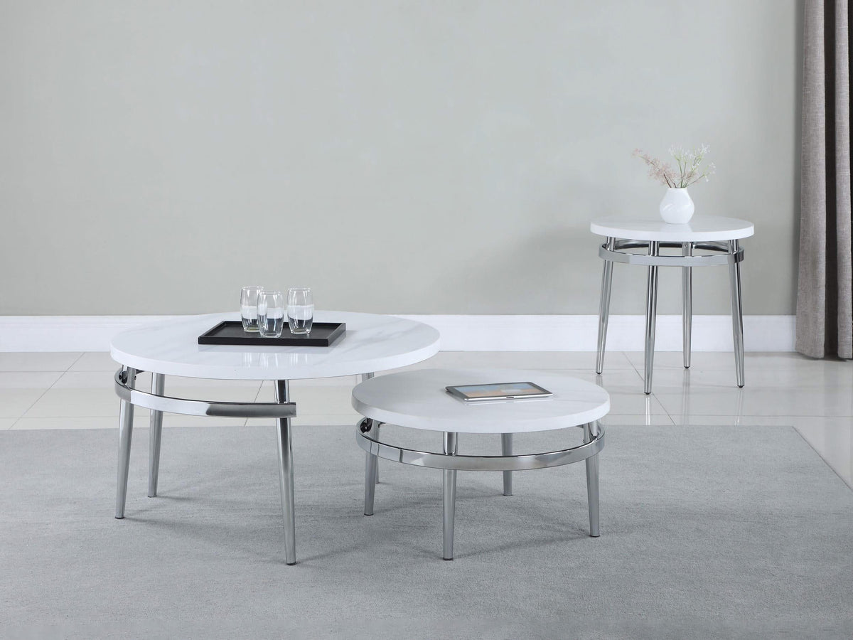 Mesa auxiliar redonda con tapa de mármol Avilla, color blanco