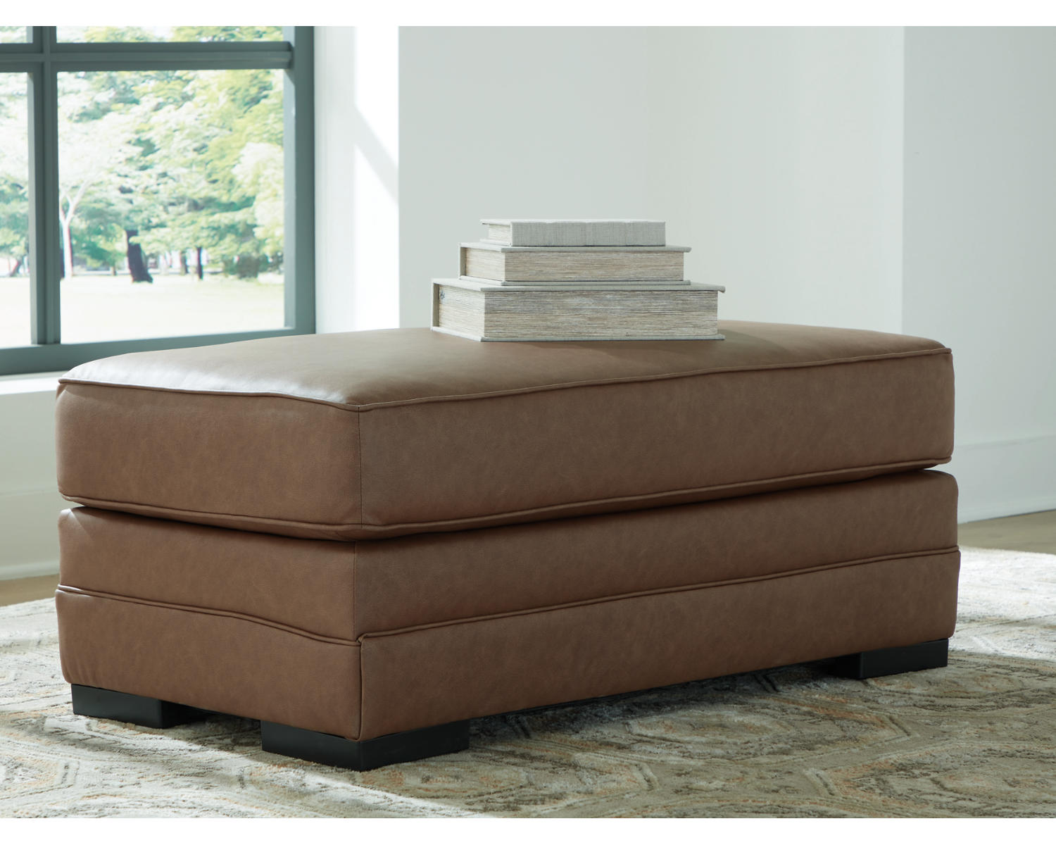 VillaCourt Ottoman