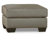 Sofá, loveseat, silla y otomana Darcy