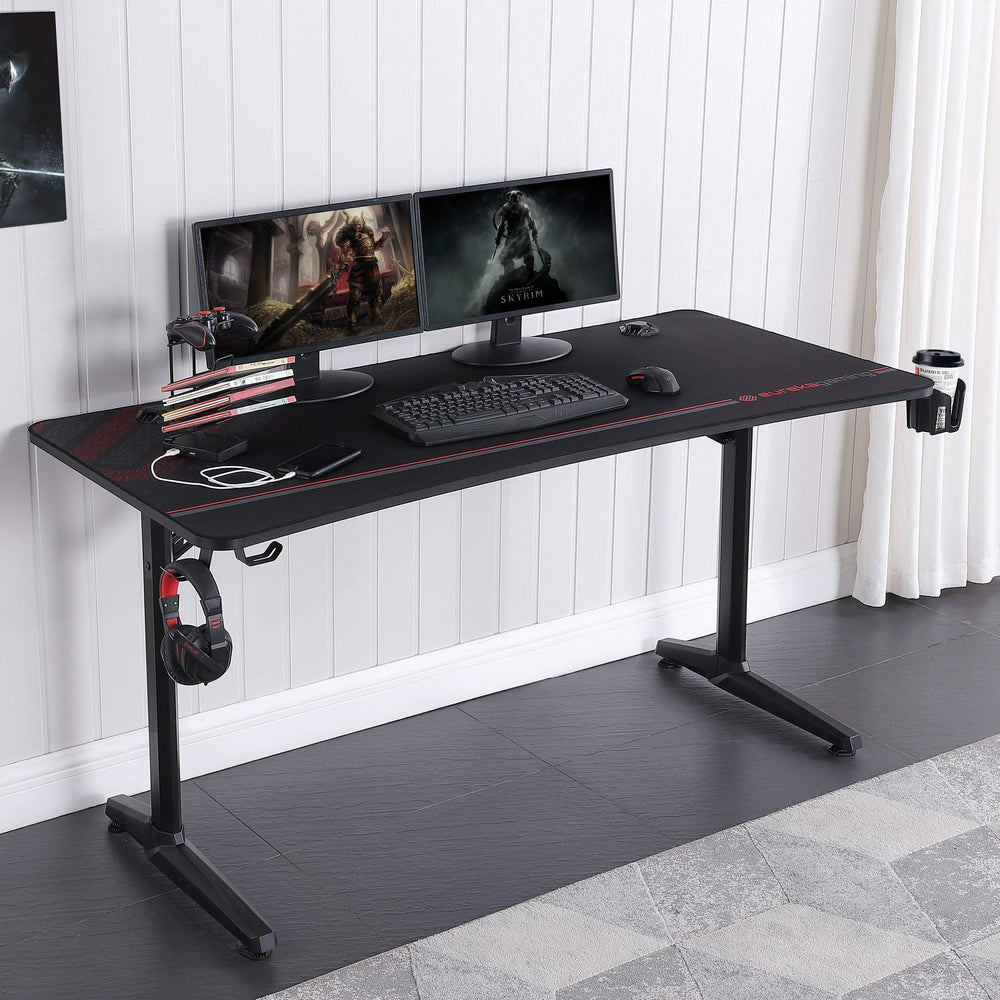 Escritorio para juegos Tarnov de 60 pulgadas con puertos USB, color negro