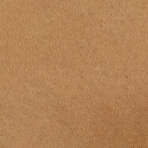 Sillón Diego tapizado con brazos de madera color miel