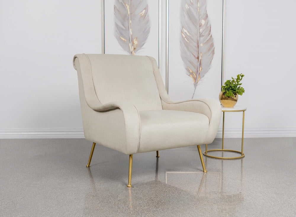 Silla decorativa tapizada Ricci con brazos tipo silla de montar en color piedra
