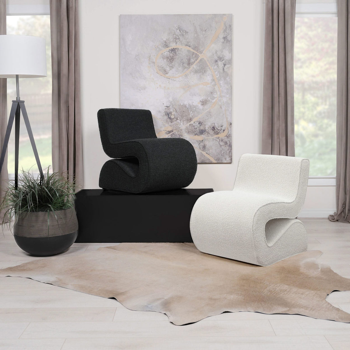 Silla curva sin brazos tapizada Ronea Boucle color carbón