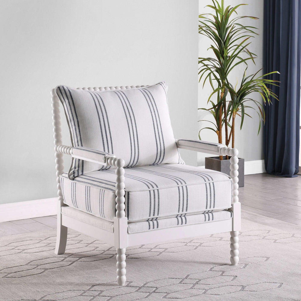 Silla decorativa Bobbin tapizada Blanchett en blanco y azul marino