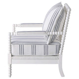 Silla decorativa Bobbin tapizada Blanchett en blanco y azul marino