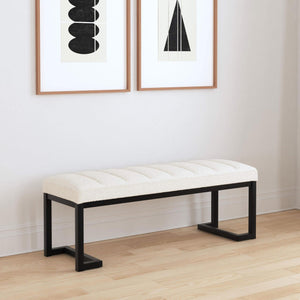 Banco decorativo capitoné tapizado Mesa Boucle color vainilla