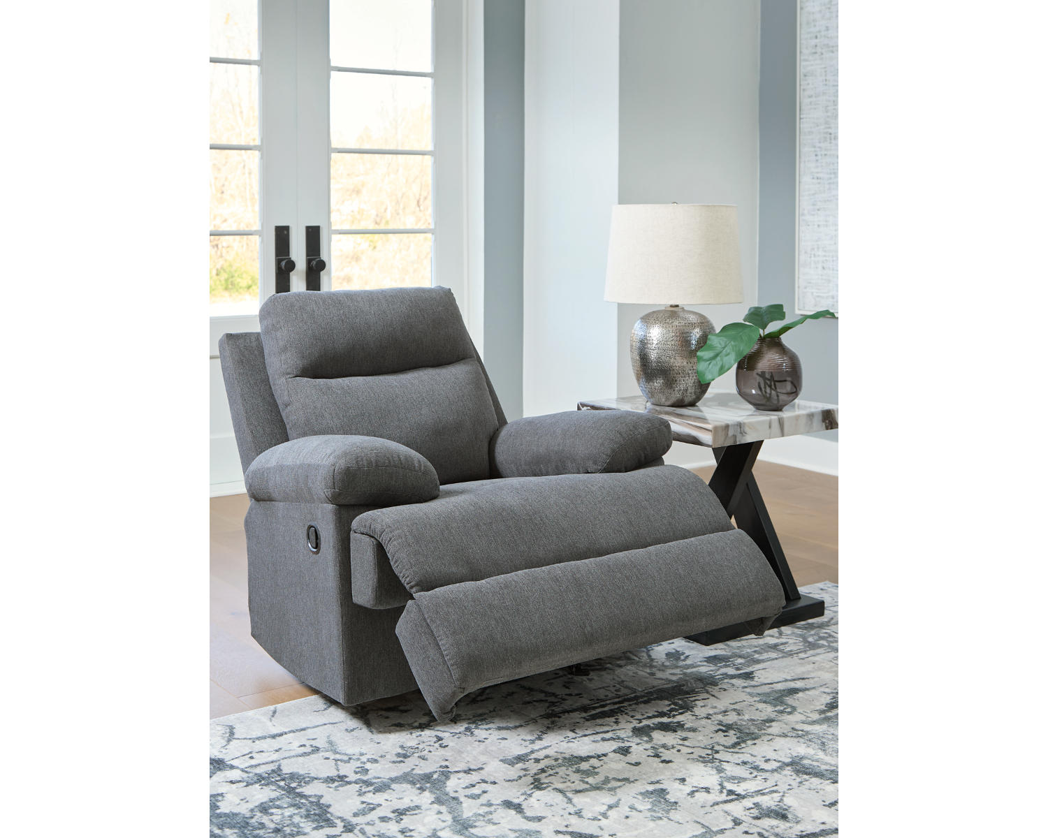 Side-Swipe Recliner