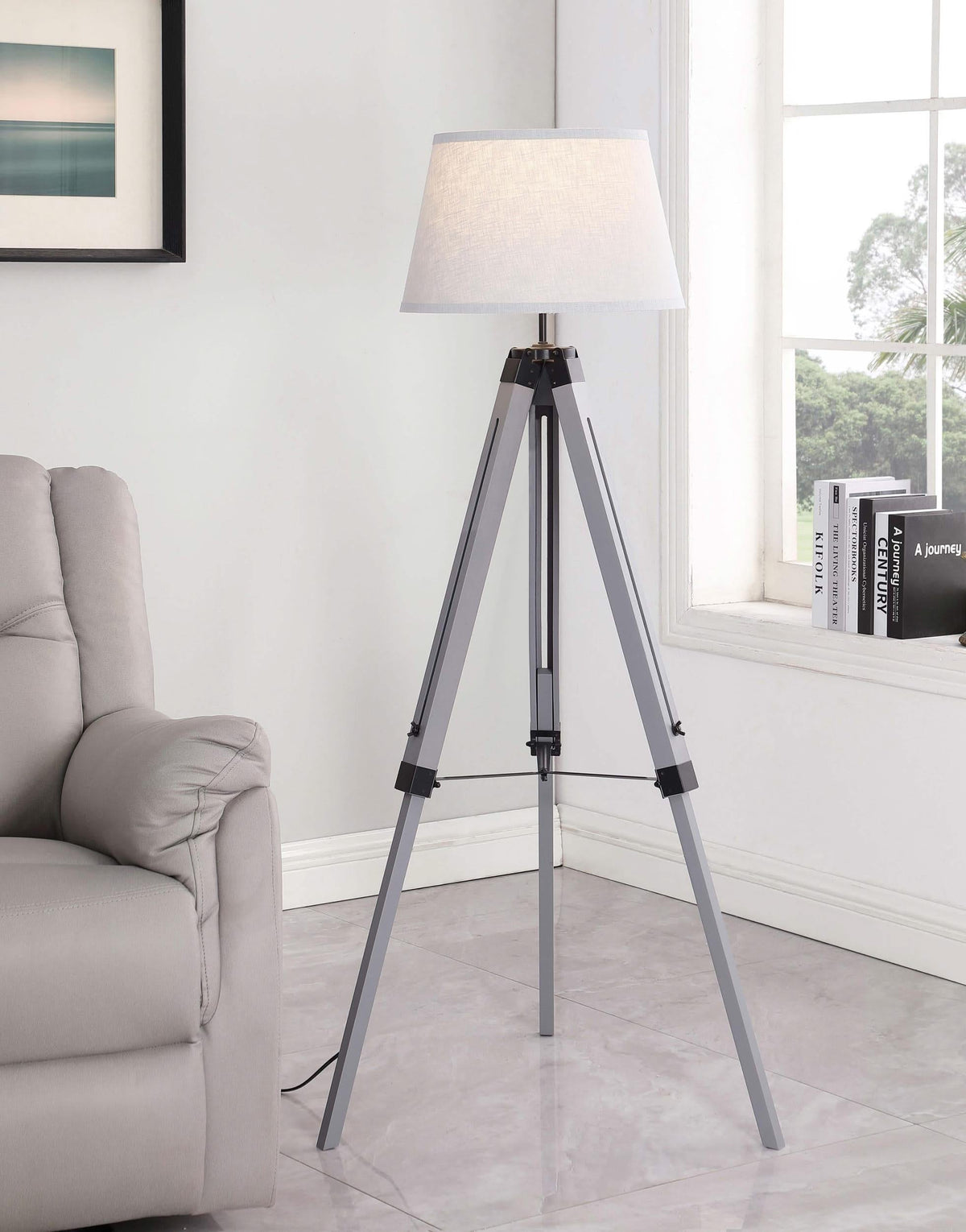 Lámpara de pie Dayton de 56 pulgadas con trípode de metal y pantalla estilo imperio, color gris