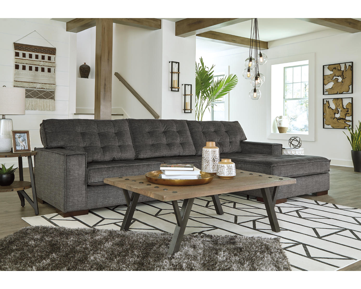 Coulee Point 2-Piece Sectional with Chaise