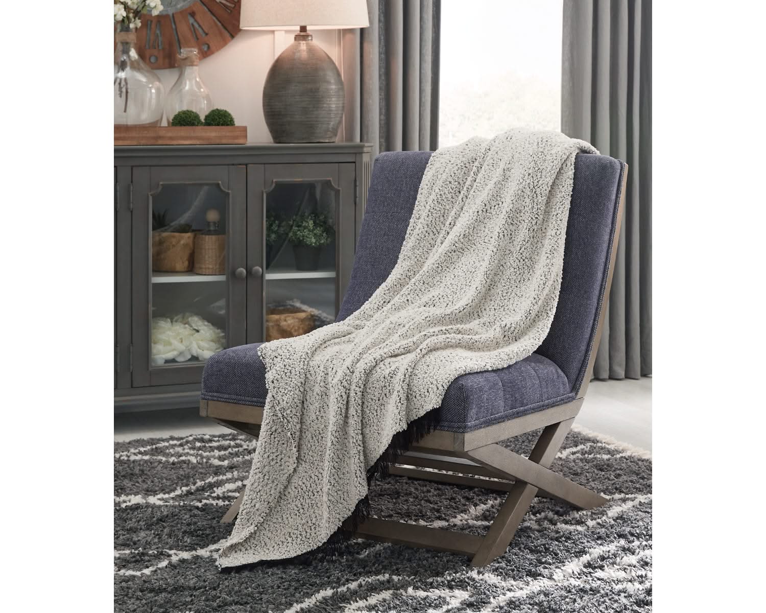 Leonita Throw (Set of 3)