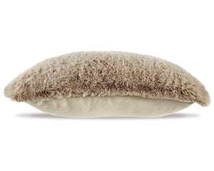 Gariland Pillow