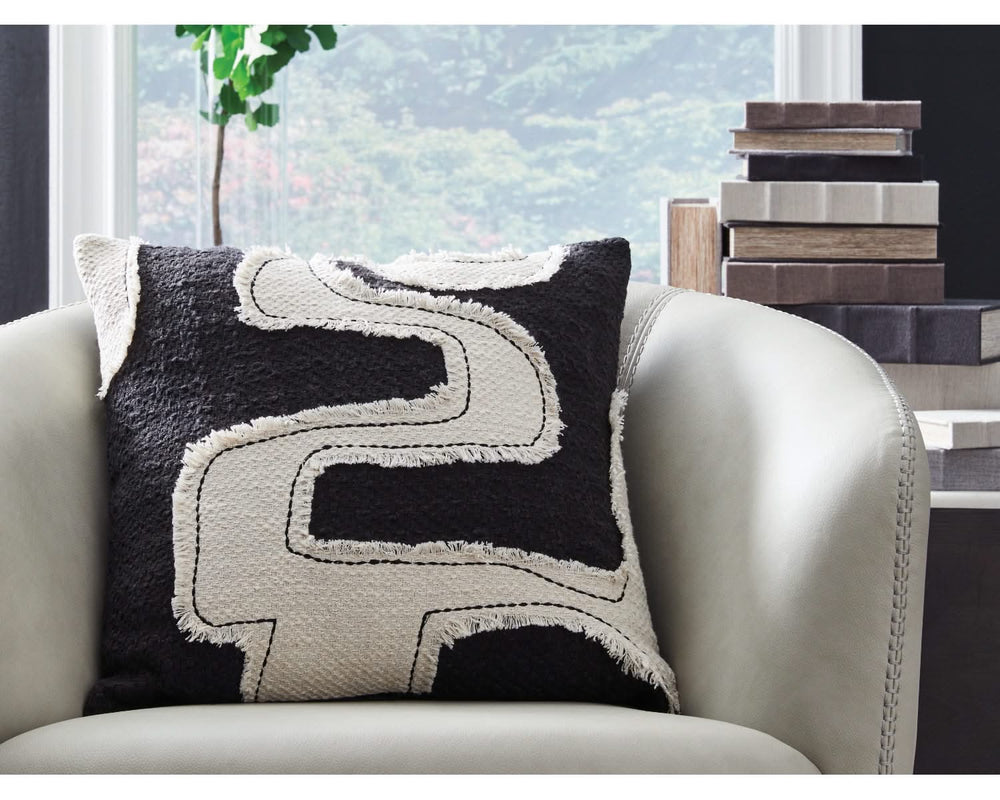 Veerbank Pillow (Set of 4)
