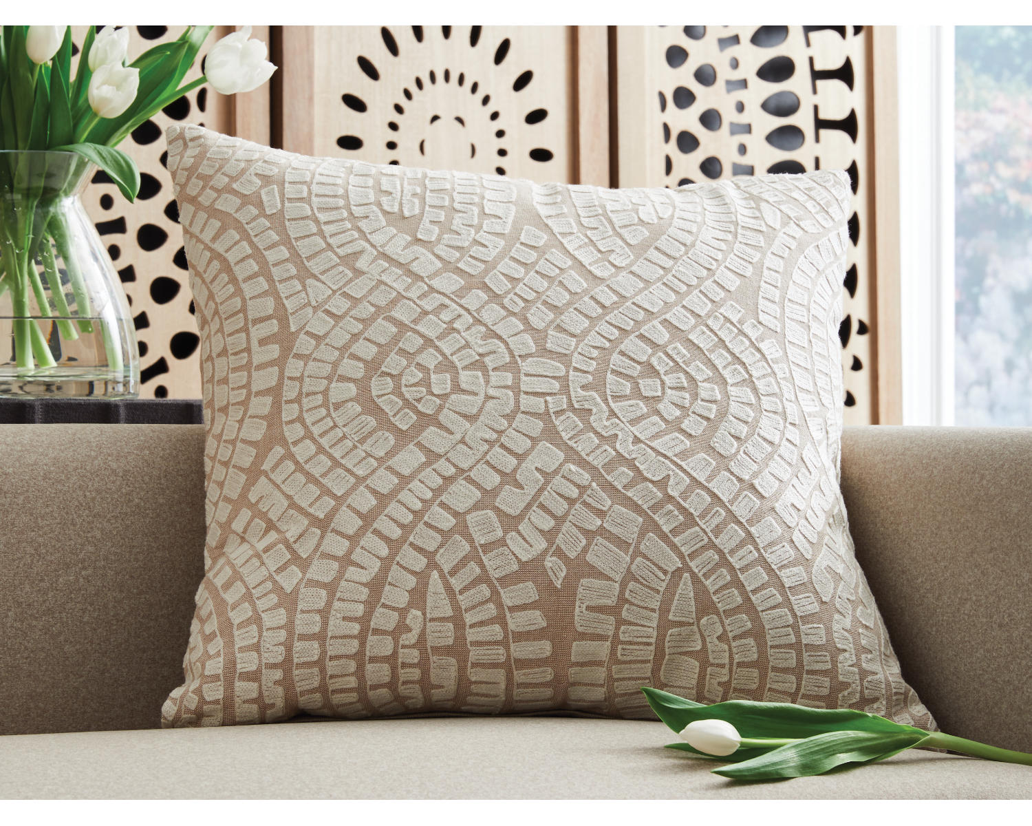 Throw Pillows & Cushions
