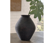 Hannela Vase