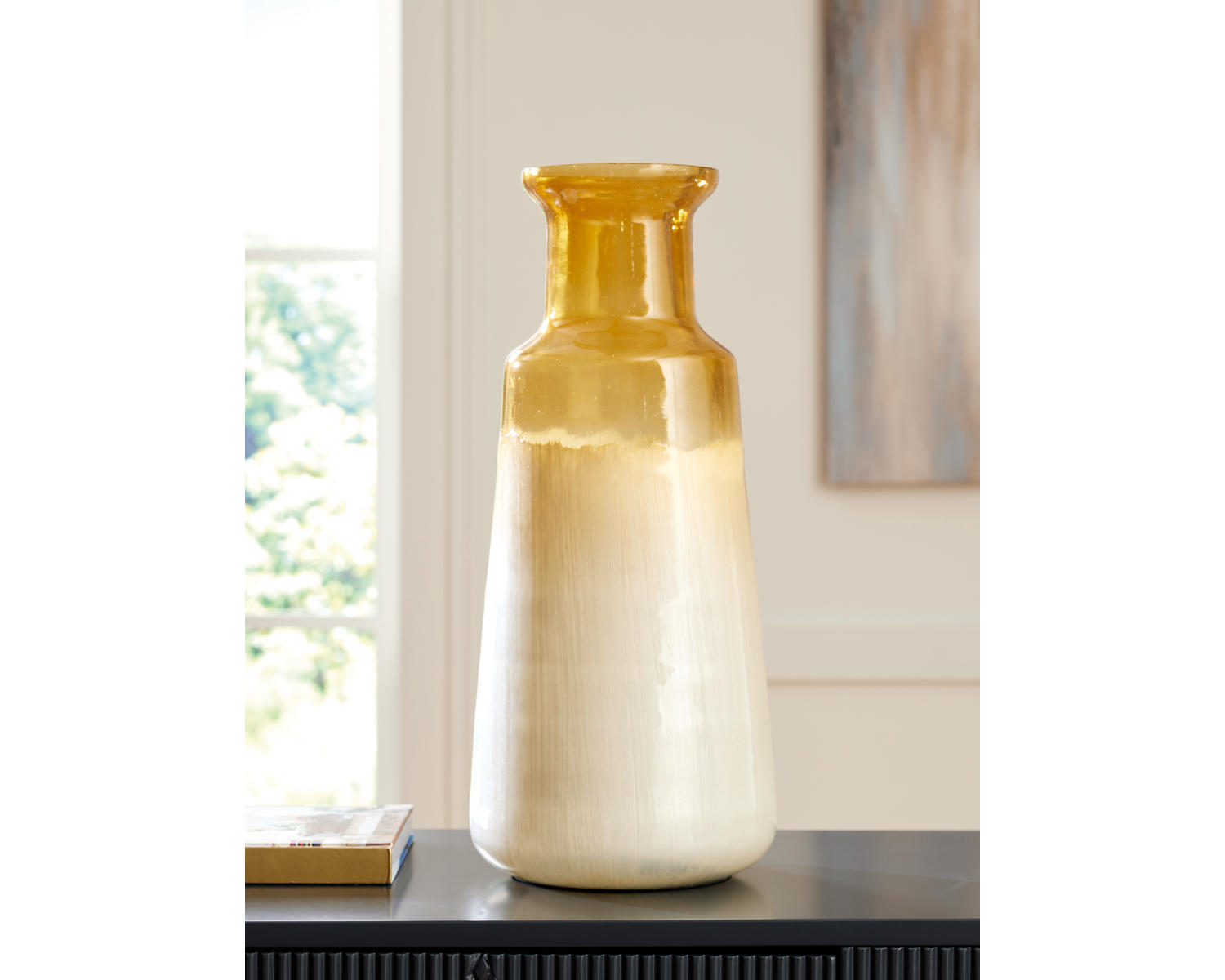 Wynburg Vase
